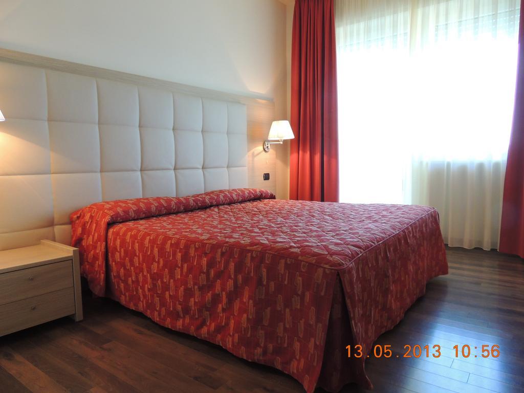 Hotel Gasparina Castelnuovo del Garda Room photo